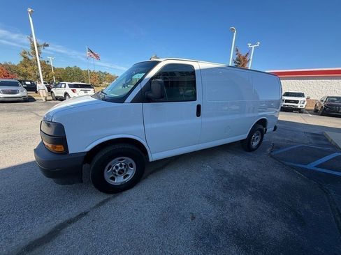 Used 2021 GMC Savana 2500 w/ Driver Convenience Package image 5