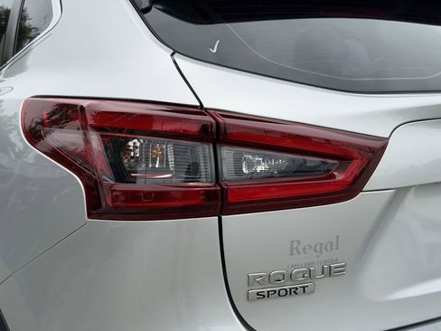 Used 2020 Nissan Rogue Sport S FWD image 11