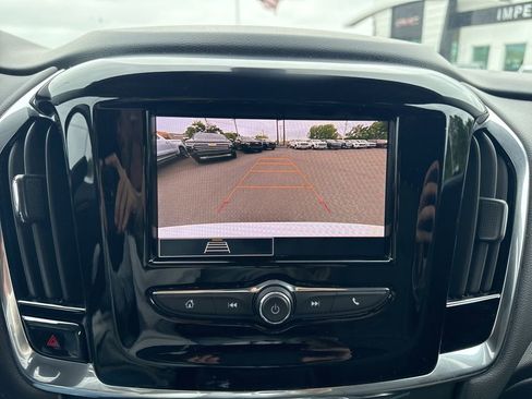 Used 2020 Chevrolet Traverse LT FWD image 22