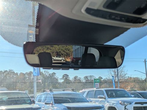 Used 2024 Honda Pilot Touring image 28