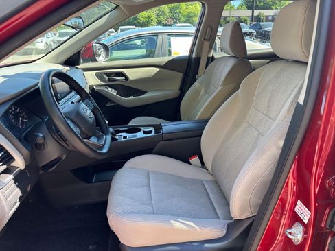 Used 2025 Nissan Rogue SV AWD/4WD image 29