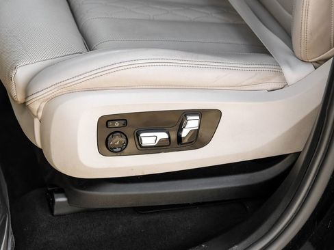 Used 2022 BMW X5 M50i w/ Executive Package image 40