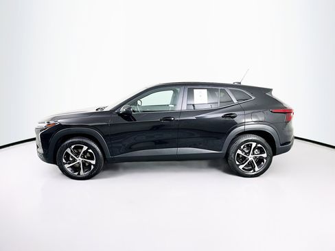 Used 2025 Chevrolet Trax RS w/ Sunroof Package image 4