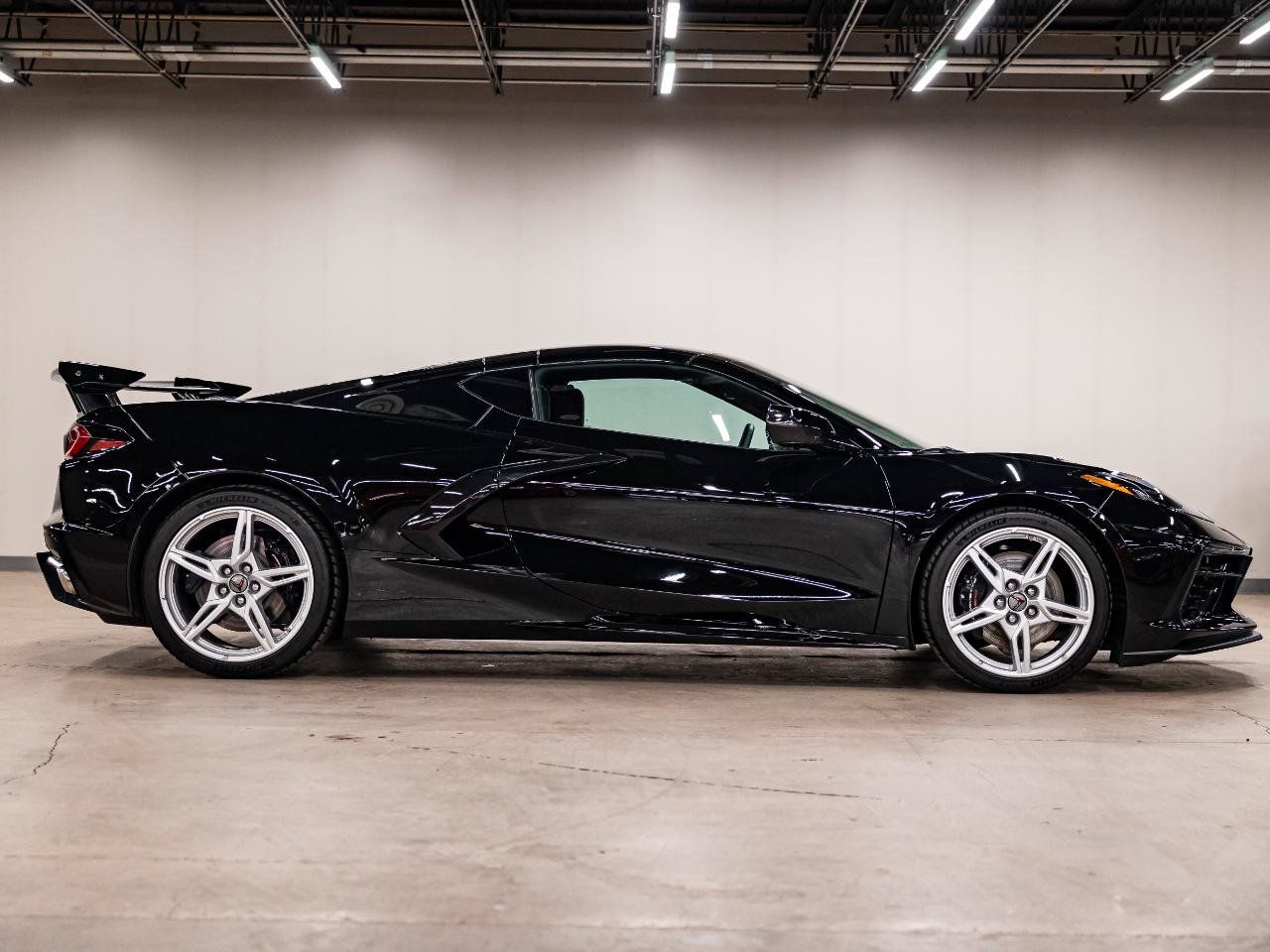 Used 2023 Chevrolet Corvette Stingray Coupe w/ Z51 Performance Package RWD image 5