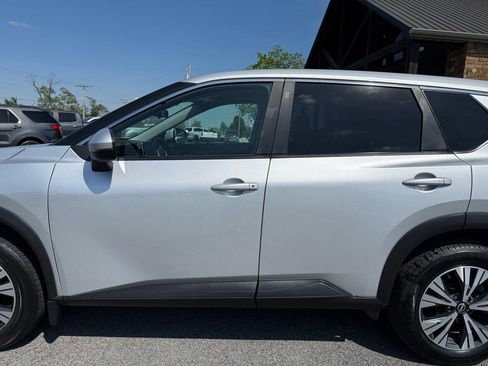 Used 2022 Nissan Rogue SV FWD image 34