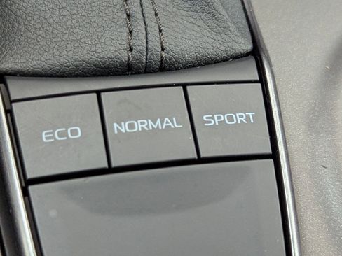 Used 2023 Toyota Camry SE image 28