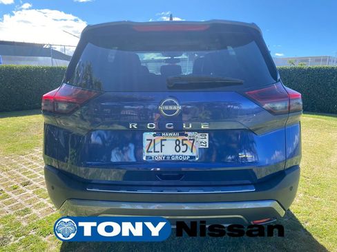 Used 2023 Nissan Rogue SL w/ SL Premium Package FWD image 6