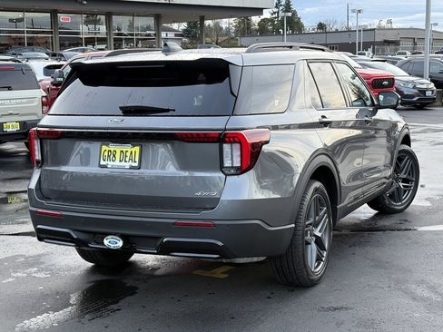New 2026 Ford Explorer ST-Line w/ ST-Line Street Pack image 5