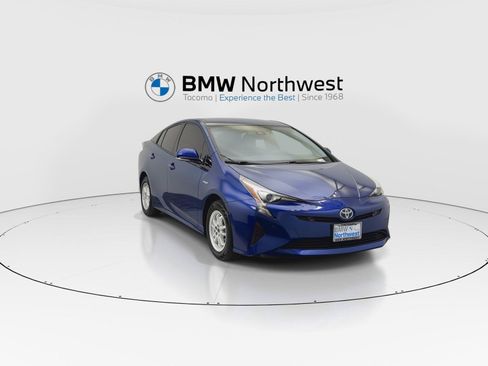 Used 2018 Toyota Prius Two w/ Prius Two Safety Plus Package FWD image 7