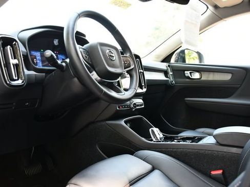Used 2026 Volvo XC40 B5 Plus AWD/4WD image 13