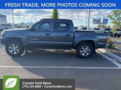 Used 2015 Toyota Tacoma 4x4 Double Cab w/ TRD Off-Road Package image 5