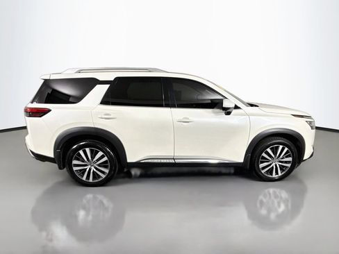 Used 2022 Nissan Pathfinder Platinum w/ Cargo Package AWD/4WD image 8
