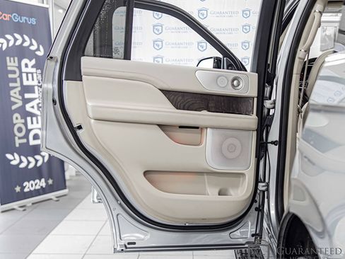 Used 2021 Lincoln Navigator Reserve w/ Luxury Package AWD/4WD image 34