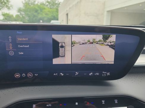 Certified 2025 Buick Enclave Avenir w/ Super Cruise Package AWD/4WD image 14