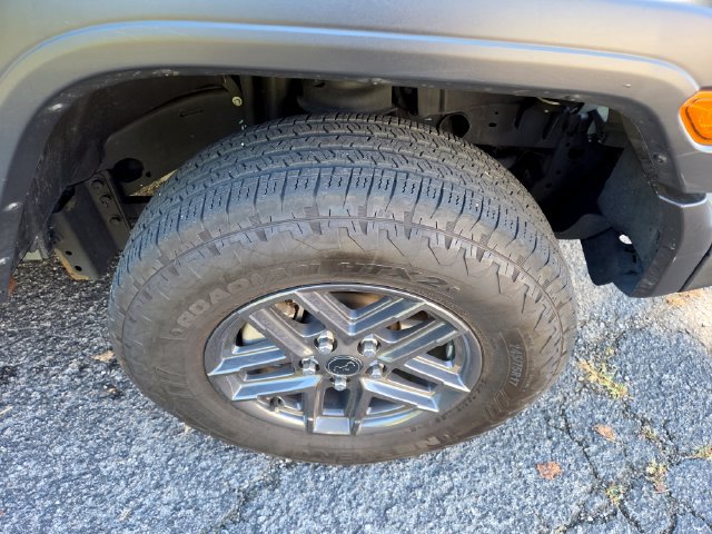 Used 2024 Jeep Wrangler Unlimited Sport AWD/4WD image 38