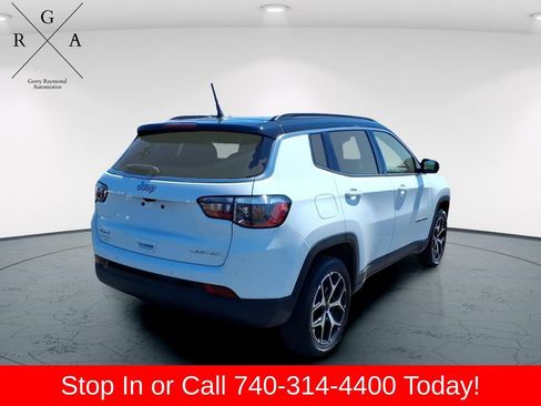 Used 2026 Jeep Compass Limited AWD/4WD image 3