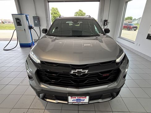 Used 2025 Chevrolet Equinox RS w/ Safety and Technology Package FWD image 5