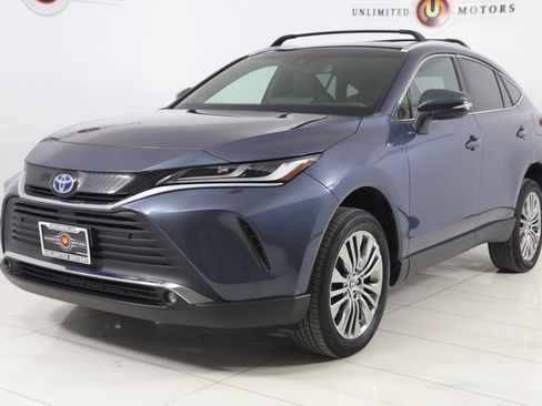 Used 2023 Toyota Venza XLE image 5