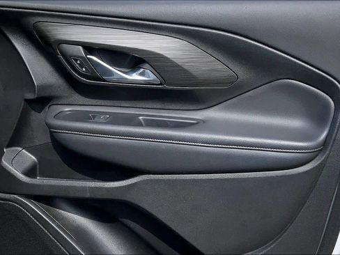 Used 2023 GMC Terrain SLE w/ Driver Convenience Package image 22