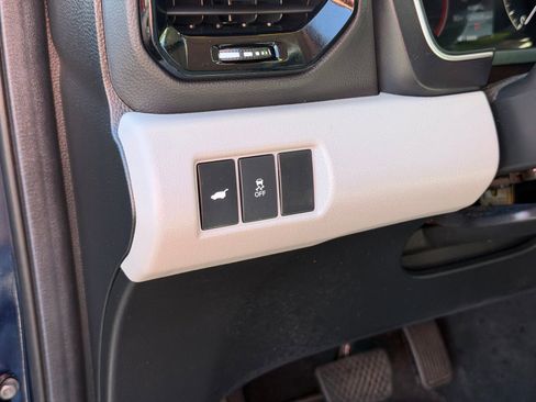 Used 2024 Honda Pilot Touring image 17