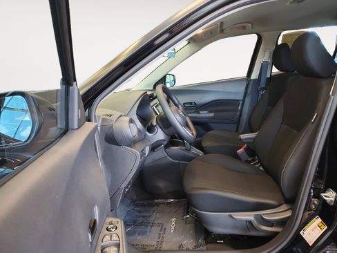 Certified 2025 Nissan Kicks Play S FWD image 23