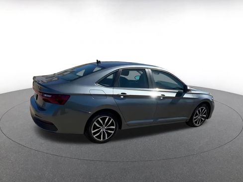 Used 2025 Volkswagen Jetta SE image 15