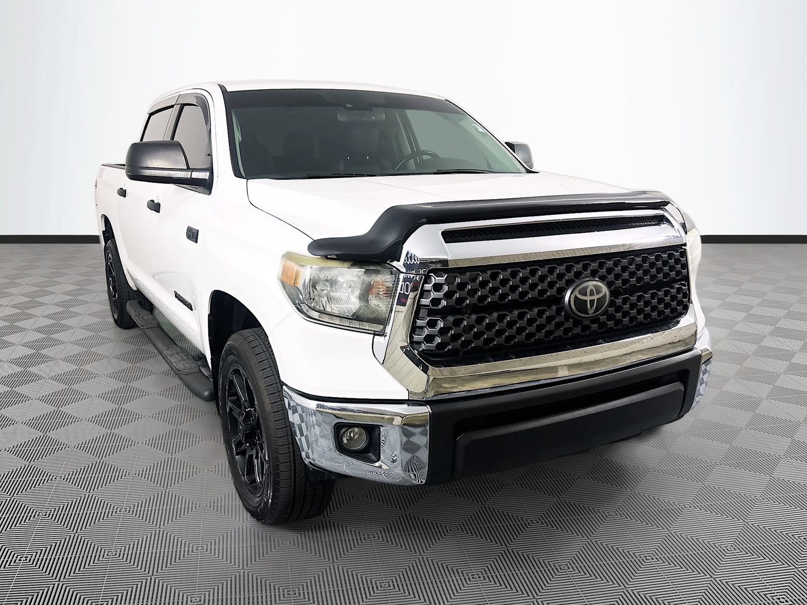 Used 2020 Toyota Tundra SR5 w/ SR5 Leather Package AWD/4WD image 1