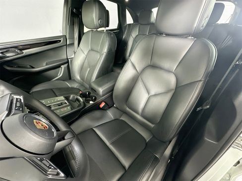 Used 2024 Porsche Macan S image 5