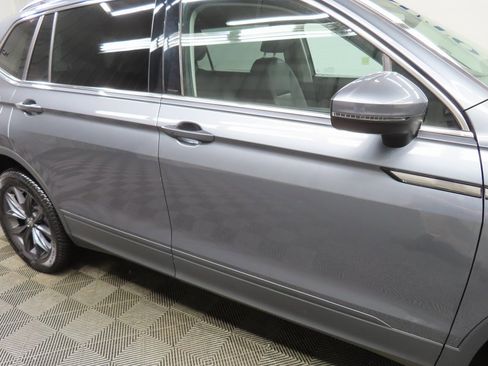 Used 2022 Volkswagen Tiguan SE image 27