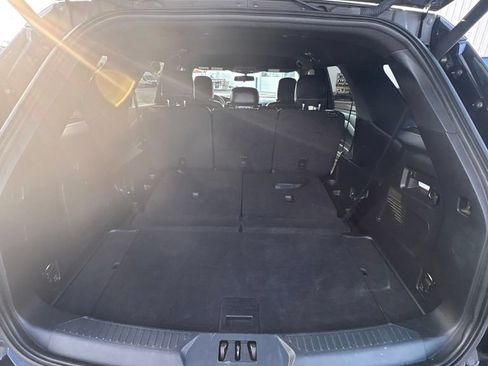 Used 2020 Ford Explorer XLT w/ Equipment Group 202A RWD image 15