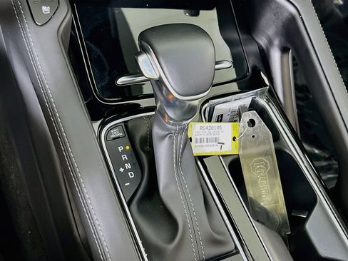 Used 2024 Kia Telluride SX FWD image 17