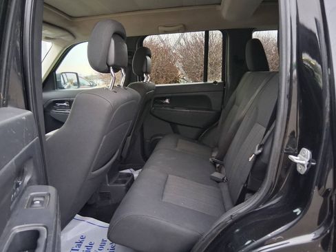 Used 2011 Jeep Liberty Sport w/ Popular Equipment Group AWD/4WD image 12