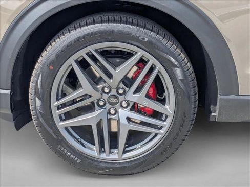 New 2026 Ford Explorer ST AWD/4WD image 10