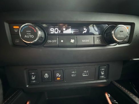 Used 2023 Nissan Frontier PRO-4X w/ Pro Convenience Package AWD/4WD image 15