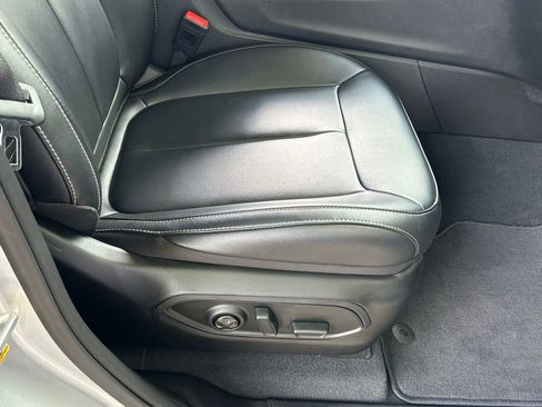 Certified 2024 Jeep Grand Cherokee Limited w/ Black Appearance Package image 36