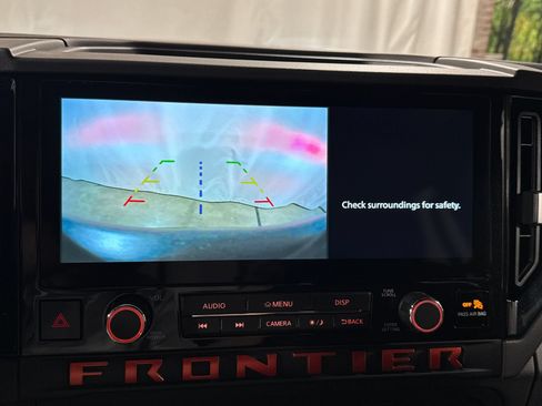 Used 2025 Nissan Frontier PRO-4X w/ Tow Package AWD/4WD image 22