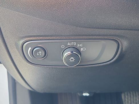 Used 2022 Chevrolet Equinox LT AWD/4WD image 17