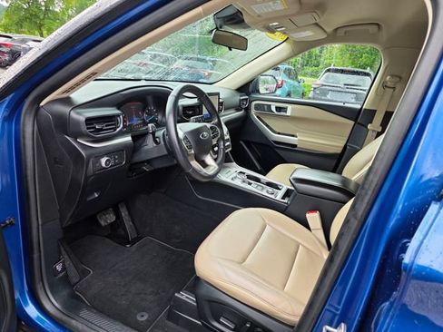 Used 2020 Ford Explorer XLT w/ Equipment Group 202A AWD/4WD image 15