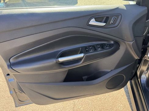 Used 2017 Ford C-MAX Energi Titanium image 12