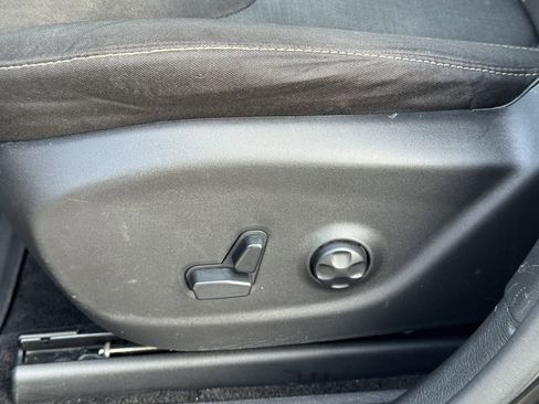 Used 2015 Jeep Cherokee Latitude w/ Cold Weather Group image 27