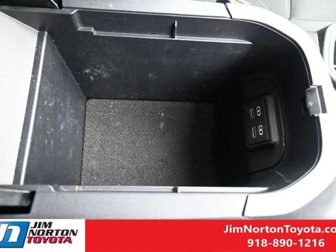 Used 2024 Toyota RAV4 SE AWD/4WD image 31