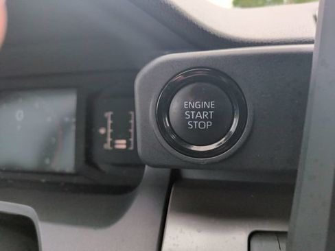 Used 2024 Toyota Tacoma SR5 AWD/4WD image 23