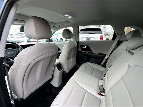 Used 2021 Kia Niro EX Premium image 16