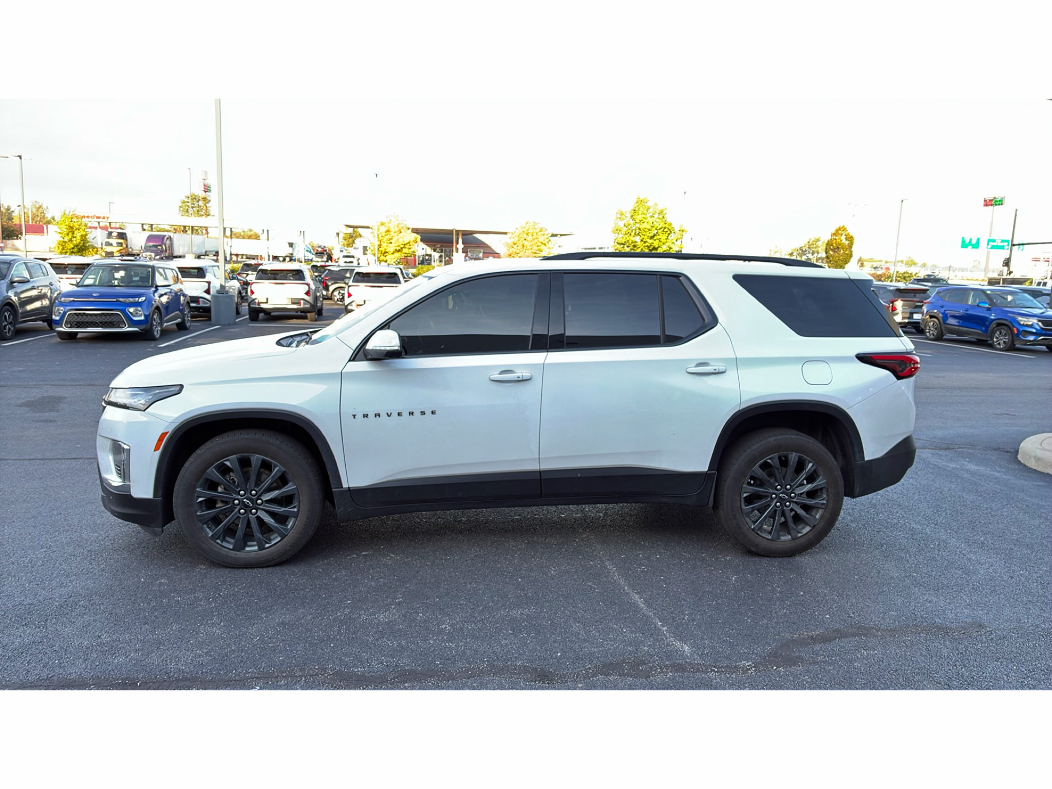 Used 2023 Chevrolet Traverse RS AWD/4WD image 4