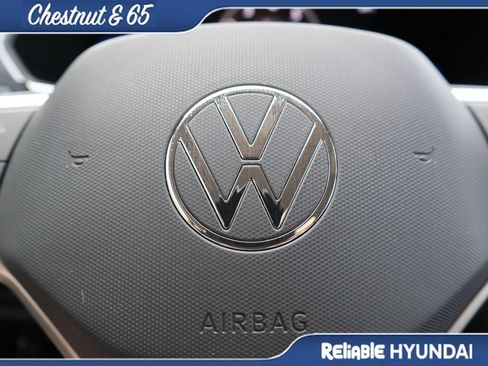 Used 2022 Volkswagen Tiguan SE FWD image 28