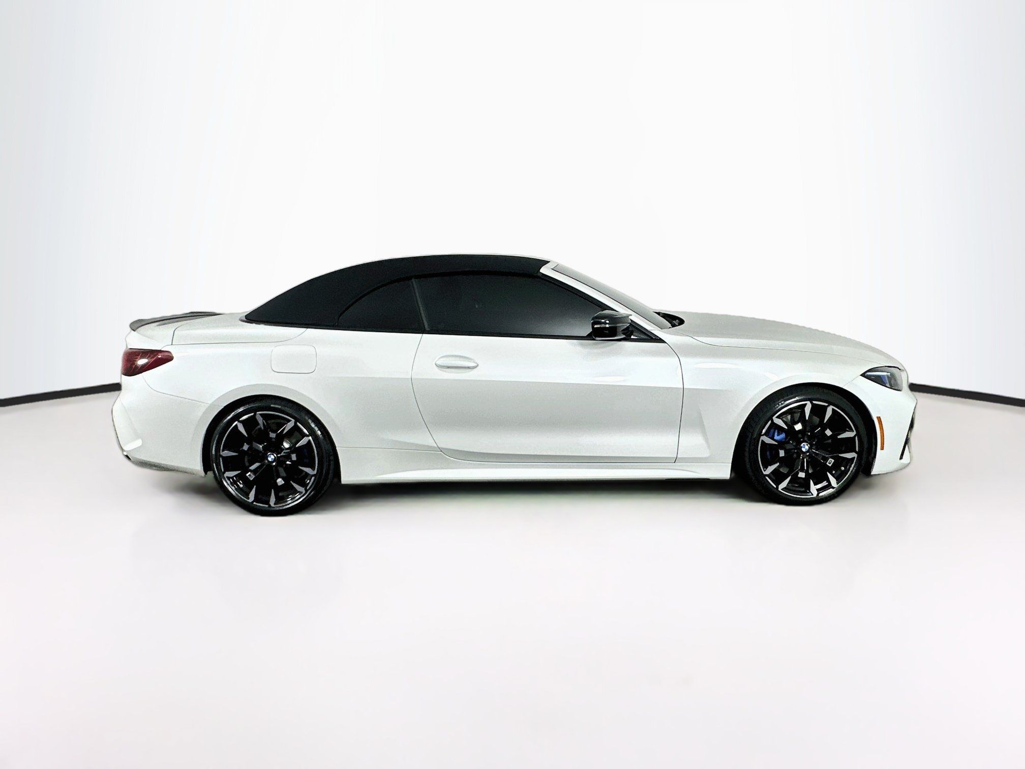 Used 2025 BMW M440i Convertible RWD image 10