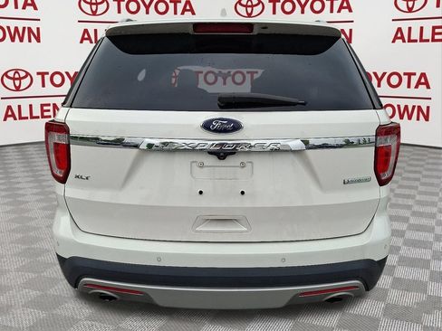 Used 2017 Ford Explorer XLT FWD image 6