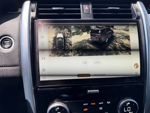Used 2022 Land Rover Discovery S AWD/4WD image 21