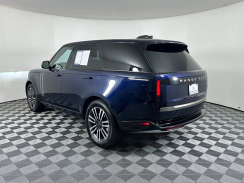 Used 2023 Land Rover Range Rover SE image 3
