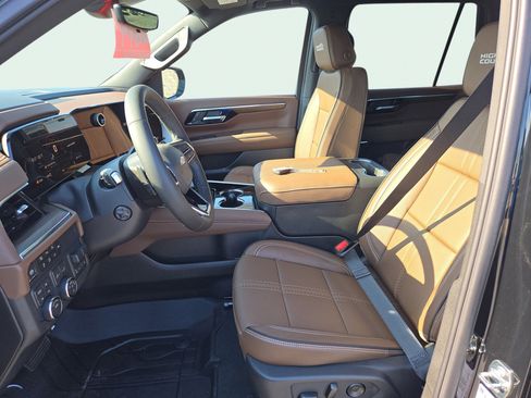 New 2026 Chevrolet Tahoe High Country w/ Sun And Tow Package AWD/4WD image 13